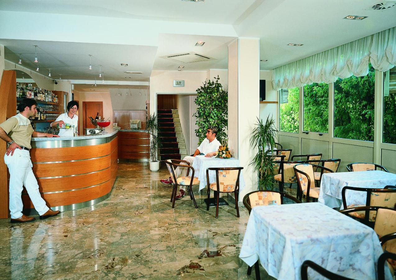California Pastry Hotel Cervia Exteriör bild