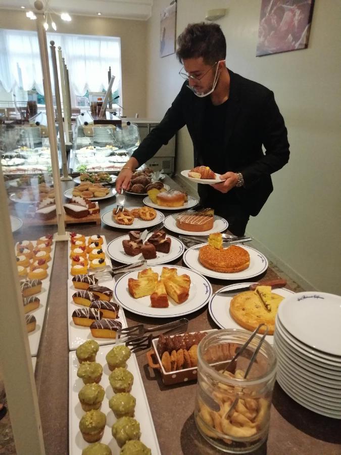 California Pastry Hotel Cervia Exteriör bild