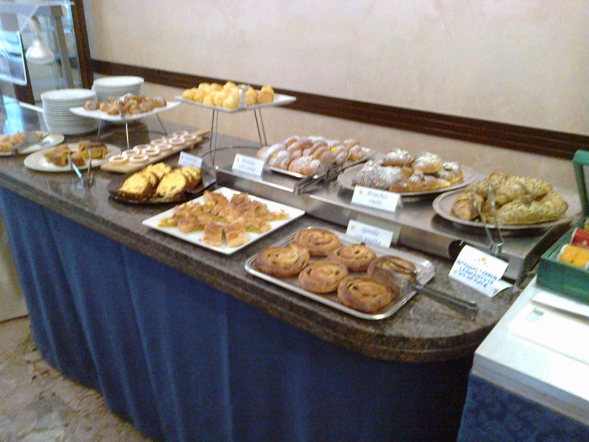 California Pastry Hotel Cervia Exteriör bild