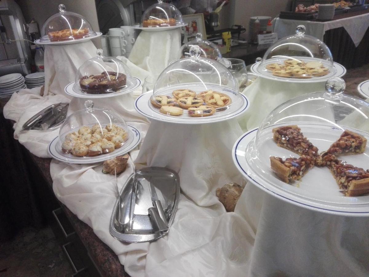 California Pastry Hotel Cervia Exteriör bild